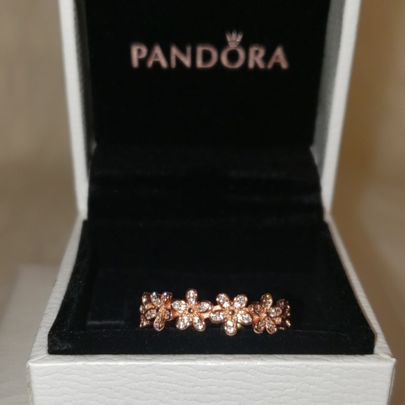 Pandora DAZZLING DAISY RING - Picture 3 of 5